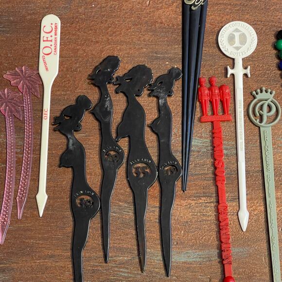 Vintage Collection of 97 Swizzle Sticks Drinks Mixer Airlines Hotels Bars - Picture 4 of 11